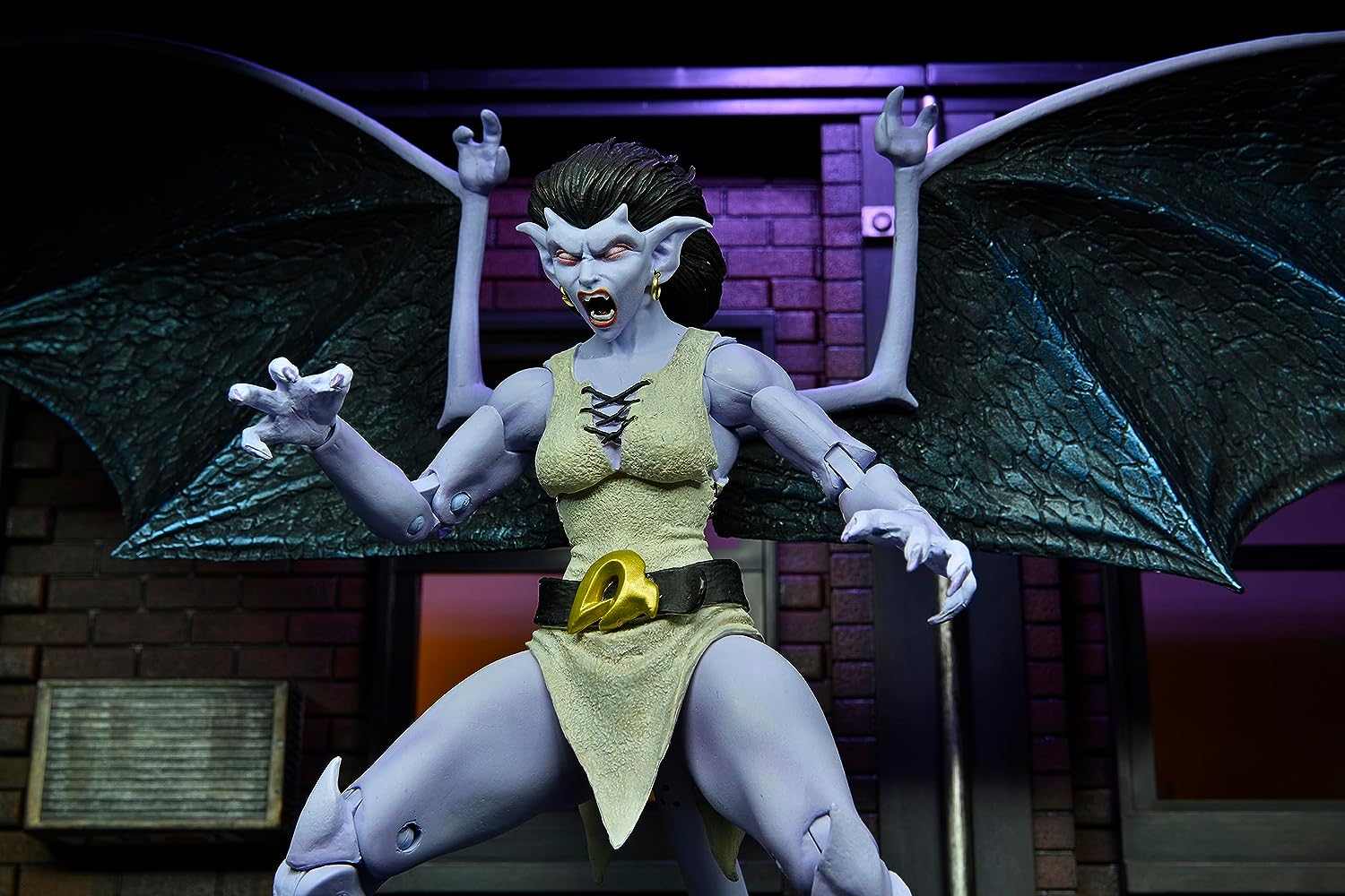 NECA - GARGOYLES ULTIMATE ANGELA ACTION FIGURE - Image 5