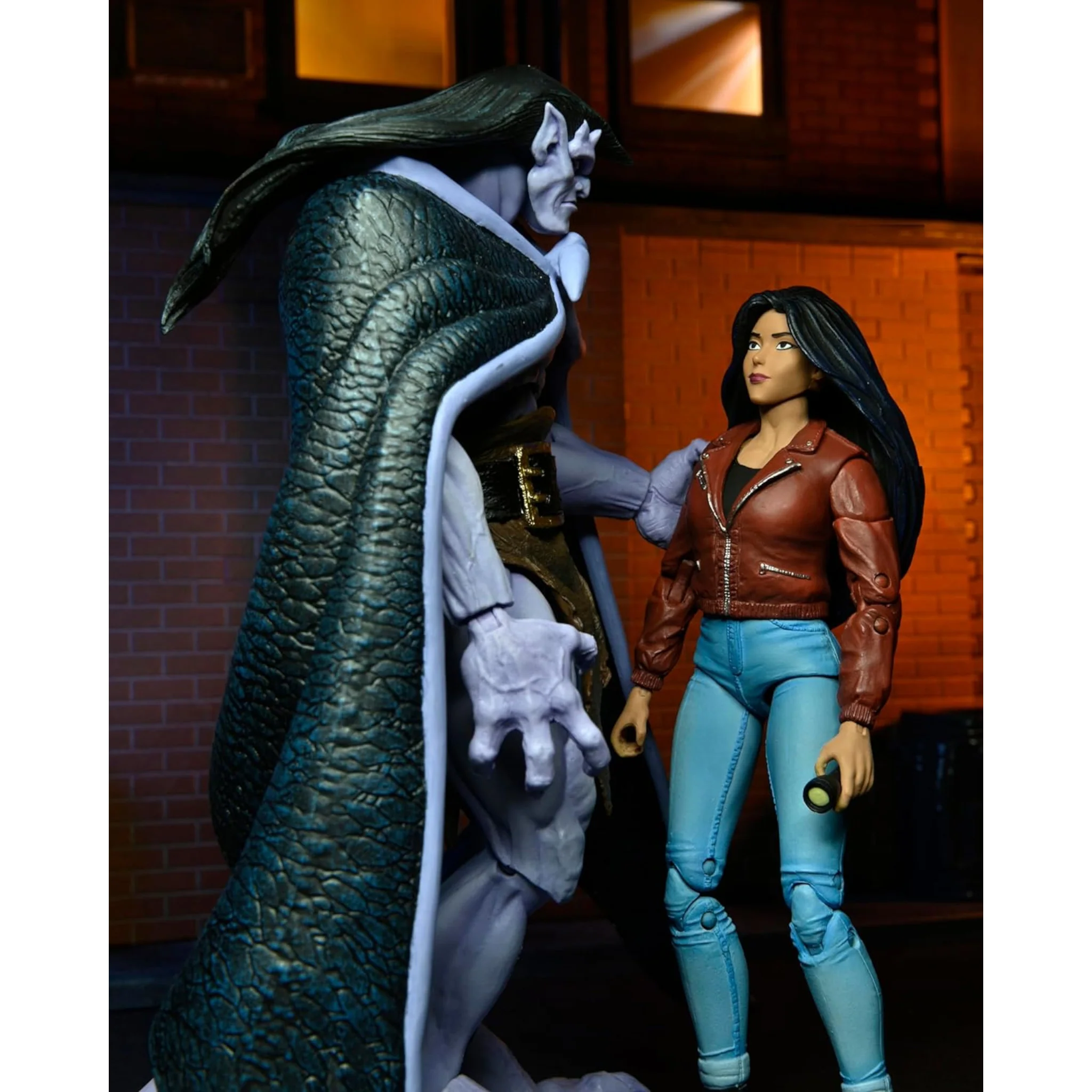 NECA GARGOYLES ULTIMATE ELISA MAZA ACTION FIGURE (DAMAGED BOX) - Image 5