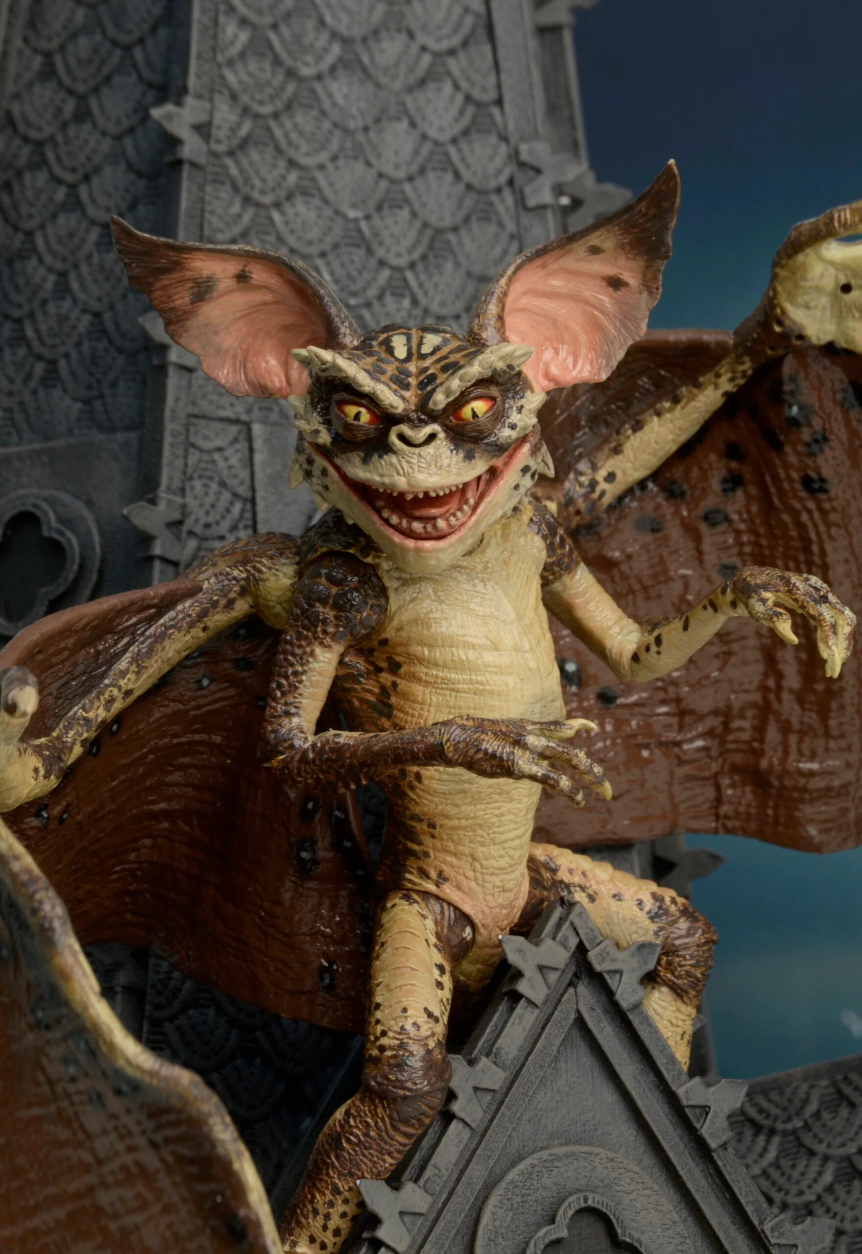 NECA - GREMLINS 2 BAT GREMLIN DELUXE ACTION FIGURE - Image 7