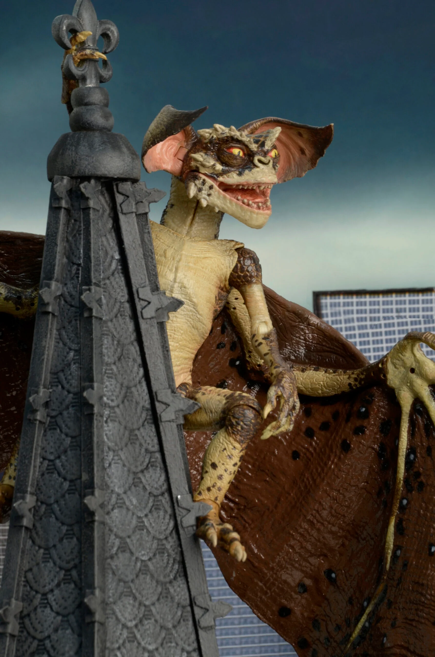 NECA - GREMLINS 2 BAT GREMLIN DELUXE ACTION FIGURE - Image 8